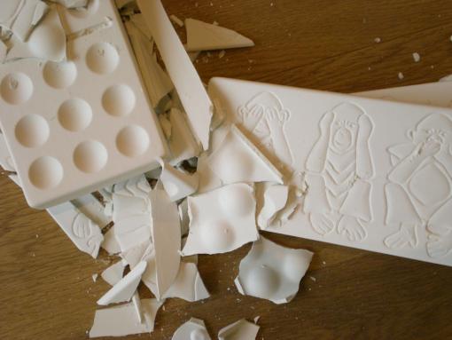 Kelli Rae Adams: Mizaru, Kikazaru, Iwazaru - Unfired porcelain, dimensions variable (2010)
