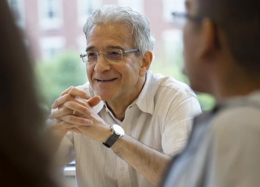 In conversation with Beautiful Souls - Omer Bartov was among nearly 90 faculty and staff who convened First Reading seminars for the Class of 2017. The entire freshman class read the same book; the discussion sessions provided a taste of college life.