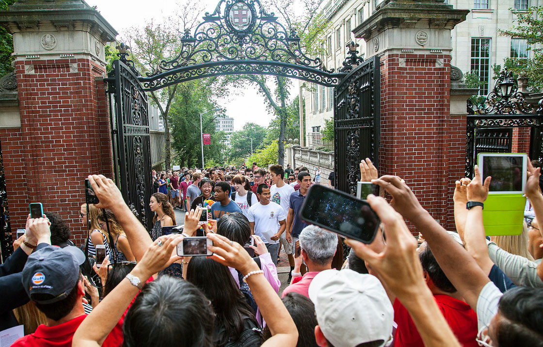 Brown admits 617 early decision applicants | News from Brown